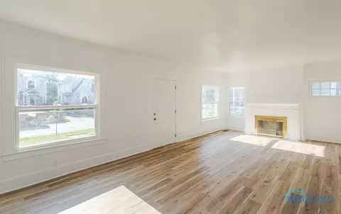 2032 Perth St, Toledo, OH 43607 photo 5