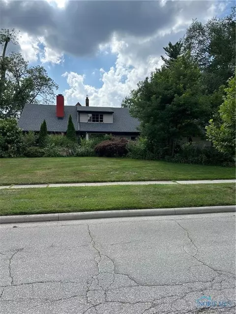 2605 Densmore Dr, Toledo, OH 43606