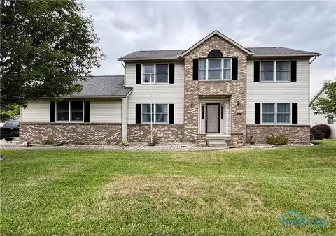 960 Cardinal Bay Dr, Oregon, OH 43616