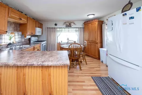 405 W Cooper St, Mccomb, OH 45858 photo 10