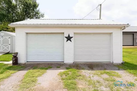 405 W Cooper St, Mccomb, OH 45858 photo 3