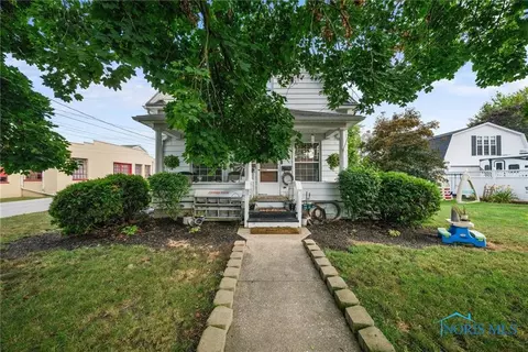103 W 8th St, Genoa, OH 43430 photo 3