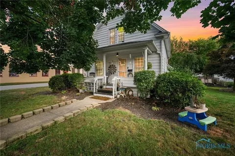 103 W 8th St, Genoa, OH 43430