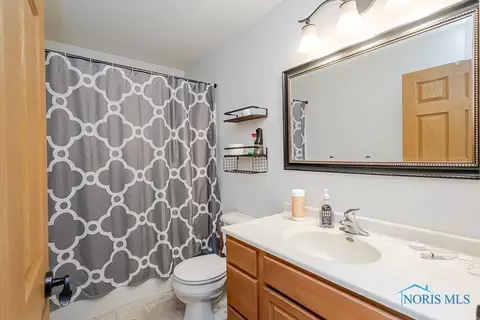 2159 Redbud Ln, Delta, OH 43515 photo 7