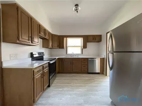127 E Harrison St, Maumee, OH 43537 photo 7