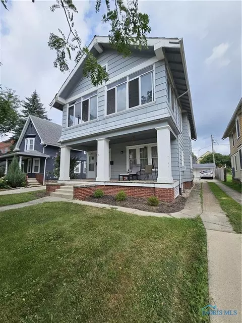 127 E Harrison St, Maumee, OH 43537 photo 2