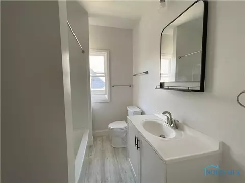 127 E Harrison St, Maumee, OH 43537 photo 10