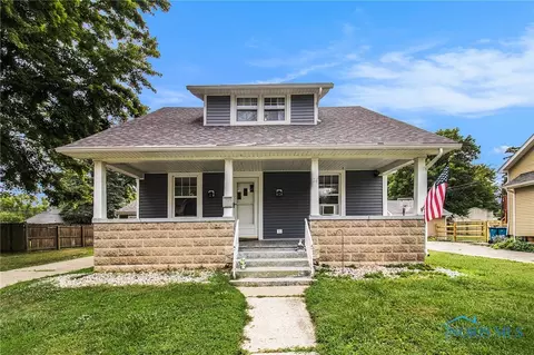 24 Pennsylvania Ave, Waterville, OH 43566