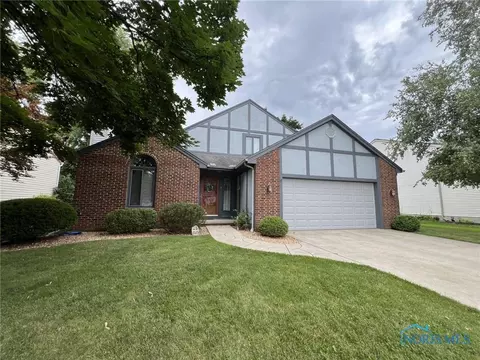 6467 Scarsdale Rd, Maumee, OH 43537