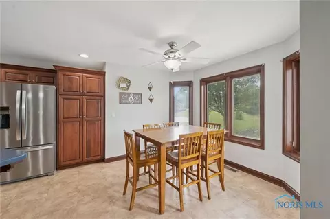 1402 Whetstone Dr, Bryan, OH 43506 photo 11