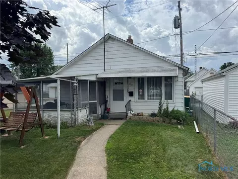 194 Elm St, Rossford, OH 43460
