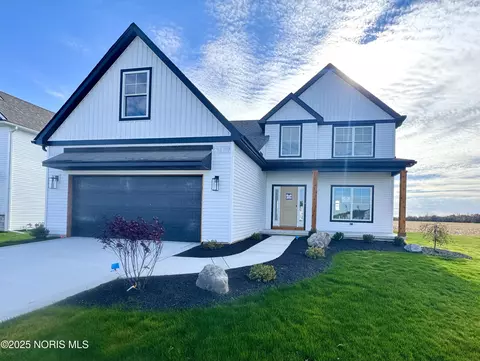 9853 Featherwood Ln, Sylvania, OH 43560