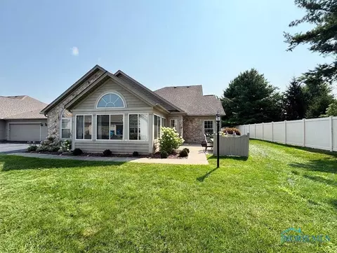 9867 Connor Lake Cir, Perrysburg, OH 43551