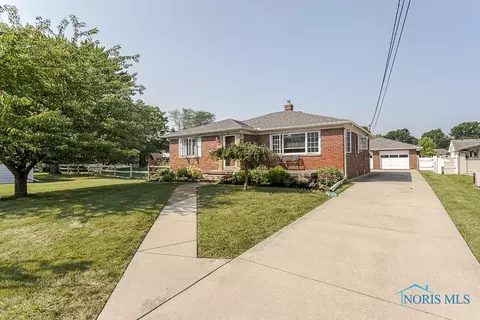 101 Cherry Ln, Rossford, OH 43460