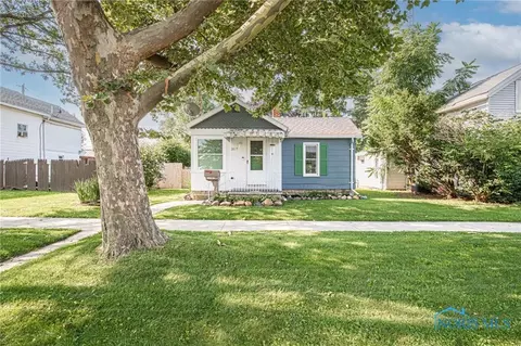 317 W Stevenson St, Gibsonburg, OH 43431