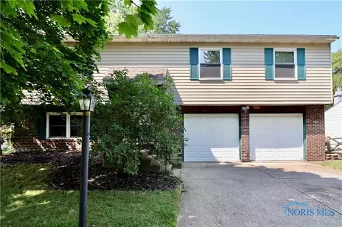 156 Partridge Ln, Perrysburg, OH 43551