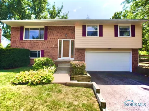 183 Birchcrest Dr, Perrysburg, OH 43551