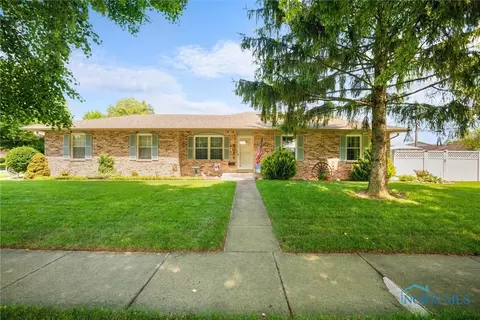 3039 Springtime Dr, Oregon, OH 43616