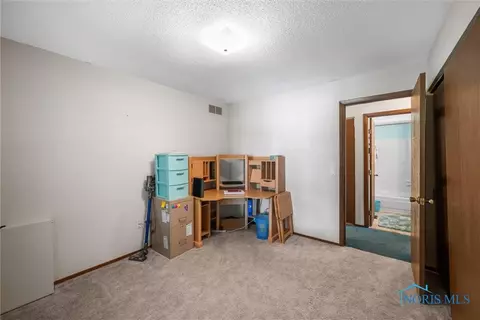 3039 Springtime Dr, Oregon, OH 43616 photo 19