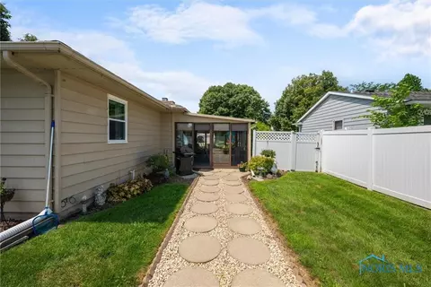 3039 Springtime Dr, Oregon, OH 43616 photo 24