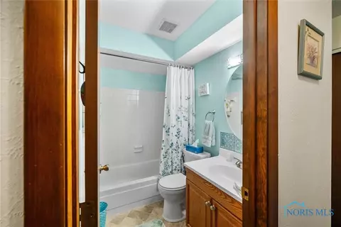 3039 Springtime Dr, Oregon, OH 43616 photo 14