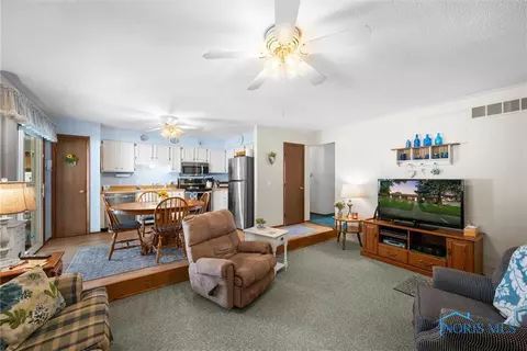 3039 Springtime Dr, Oregon, OH 43616 photo 7