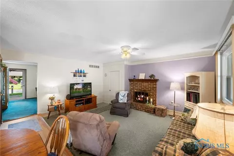 3039 Springtime Dr, Oregon, OH 43616 photo 8
