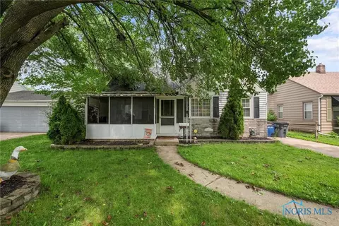 702 Mayfair Blvd, Toledo, OH 43612