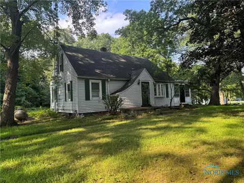 7042 Barendt Rd, Toledo, OH 43617