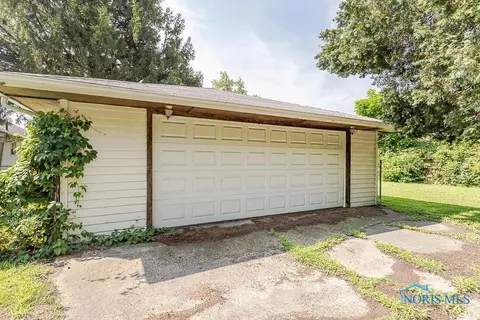 1614 Campbell St, Toledo, OH 43607 photo 4