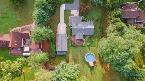 5310 Manore Rd, Swanton, OH 43558