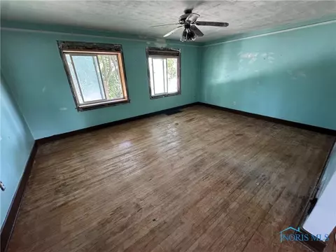 202 E Union St, Walbridge, OH 43465 photo 8