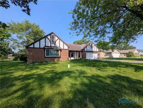 215 Lakeview Dr, Bryan, OH 43506 photo 2