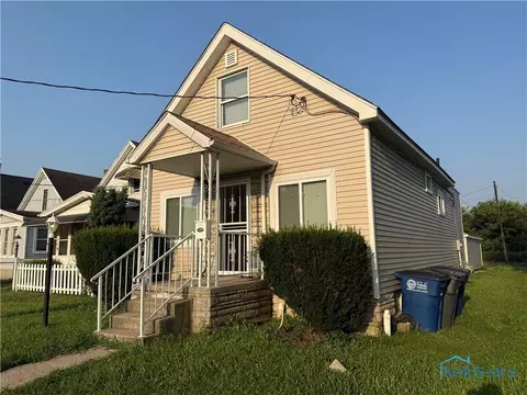 3319 Maple St, Toledo, OH 43608