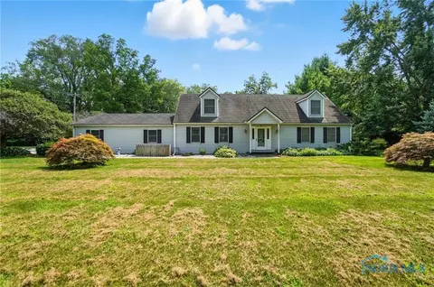 120 Moore St, Pemberville, OH 43450