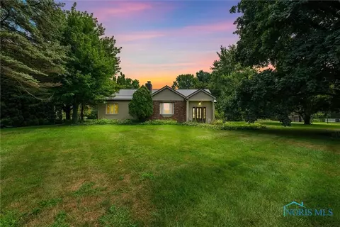 10717 Neapolis Waterville Rd, Whitehouse, OH 43571