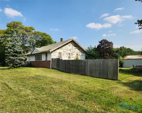 8535 Airport Hwy, Holland, OH 43528