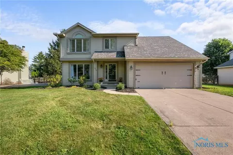 615 Deer Run Dr, Perrysburg, OH 43551