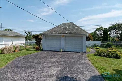 628 Waverly Ave, Toledo, OH 43607 photo 3