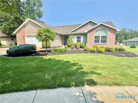 2023 S Mistywood Ct, Defiance, OH 43512