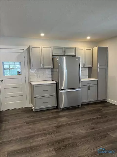4459 Thackeray Rd, Maumee, OH 43537 photo 4
