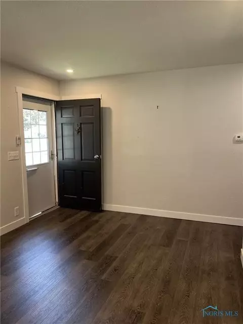 4459 Thackeray Rd, Maumee, OH 43537 photo 9