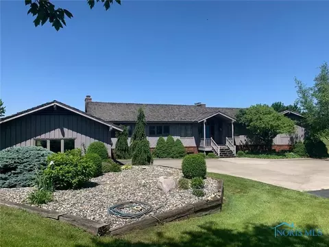 202 Belfast Ln, Bryan, OH 43506