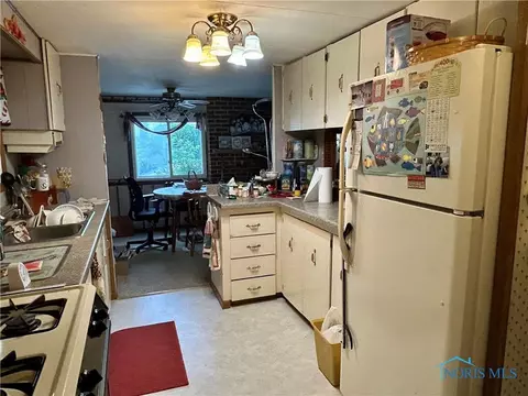 155 3rd Ave, Tiffin, OH 44883 photo 4