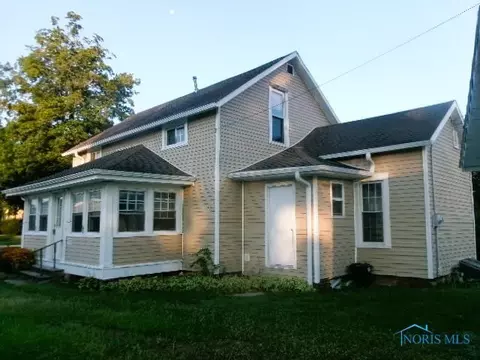 Exterior - 208 W Main St, Leipsic, OH 45856 photo 2 of 5
