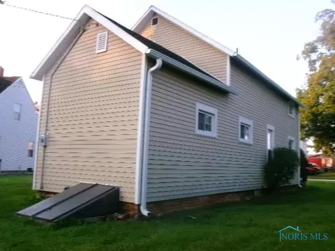Exterior - 208 W Main St, Leipsic, OH 45856 photo 4 of 5