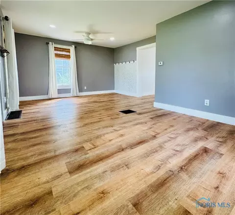 405 W Indiana St, Edon, OH 43518 photo 6
