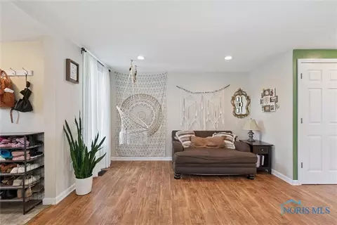 206 N Adrian St, Lyons, OH 43533 photo 7