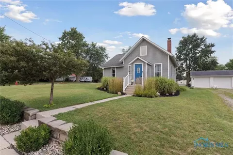 206 N Adrian St, Lyons, OH 43533 photo 3
