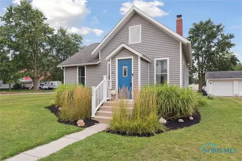 206 N Adrian St, Lyons, OH 43533 photo 2